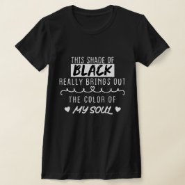 Deze tint zwart haalt echt de kleur van t-shirt