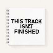 Deze track is nog niet af - Glitch Text Design Notitieboek (Voorkant)