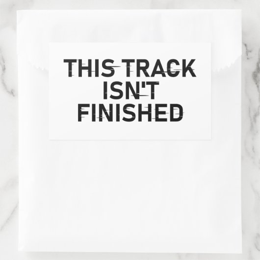 Deze track is nog niet af - Glitch Text Design Rechthoekige Sticker (Tas)