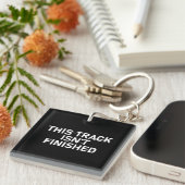 Deze track is nog niet af - Glitch Text Design Sleutelhanger (Voorkant Rechts)