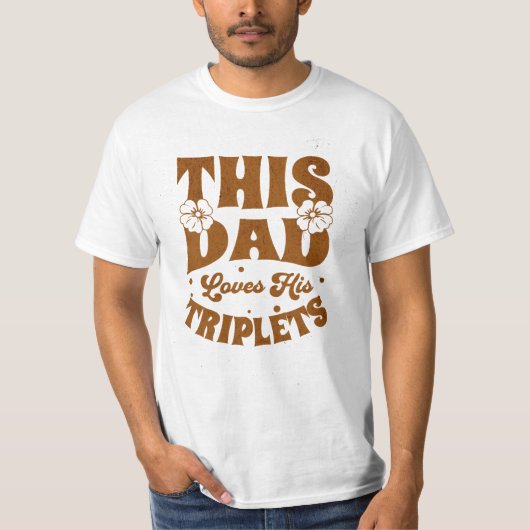 Deze vader houdt van zijn triplets-vaders dag-grap t-shirt (Voorkant)