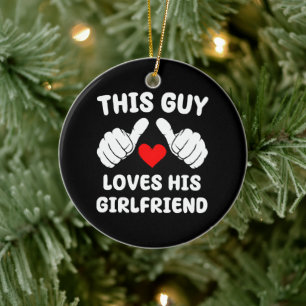 Deze vent houdt van zijn vriendin keramisch ornament