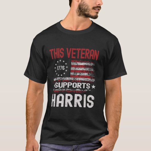 Deze veteraan ondersteunt Harris Amerikaanse vlag  T-shirt (Voorkant)