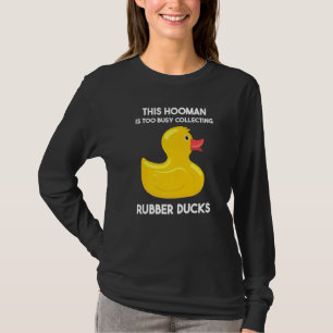 deze vrouw is te druk met het verzamelen van rubbe t-shirt