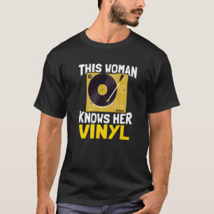 Deze vrouw kent haar vinylanaloge muziekschijf VI T-shirt