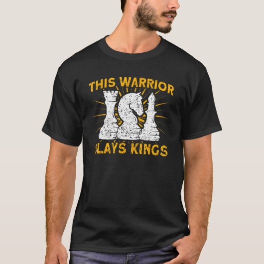 Deze Warrior Slays Kings Chess Player T-shirt (Voorkant)