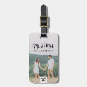 Dhr & Mevrouw | Moderne Pasgetrouwden Foto & Monog Bagagelabel (Voorkant verticaal)