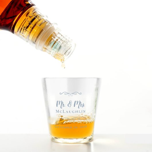 Dhr & Mevrouw Naam Bruiloft Datum Geborduurd Stof  Shot Glas