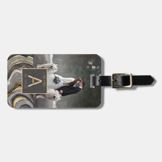 Dhr. & Mrs Agate Monogram Wedding Foto Naam Datum Bagagelabel (Voorkant horizontaal)