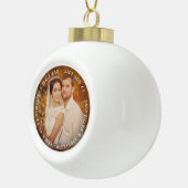 Dhr. & Mrs. First Kerstmis Text Wedding Foto Keramische Bal Ornament (Rechts)