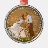 Dhr. & Mrs. First Kerstmis Text Wedding Foto Metalen Ornament (Voorkant)