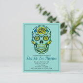 Dia de los Muertos Sugar Skull en Flowers on Blue Uitnodiging Briefkaart (Staand voorkant)