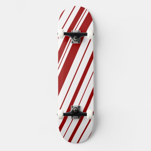 Diagonaal bereik ~ Maroon Skateboard (Voorkant)