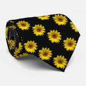 diagonaal kleine, gele zonnebloemen tegen zwart stropdas (Opgerold)