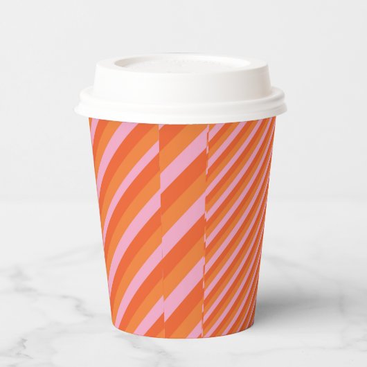 Diagonaal Oranje en roze stripte kopjes voor retro Papieren Bekers (Links)