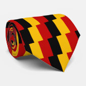 Diagonaal rode gele zwarte strepen stropdas (Opgerold)