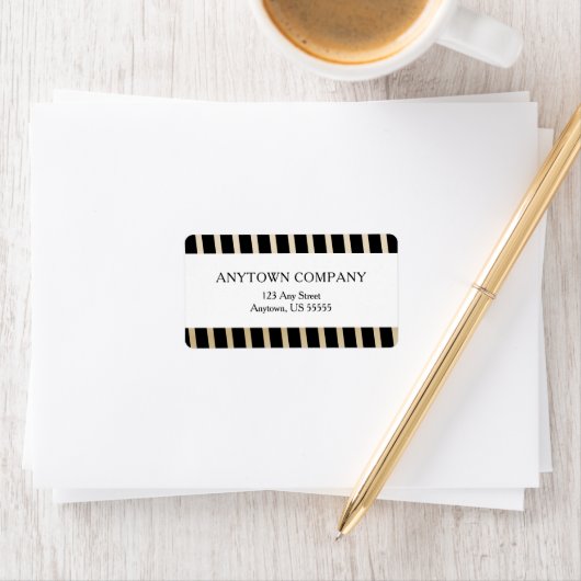 Diagonaal zwarte en gouden strepen etiket (Insitu)