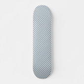 Diagonal blue and white stripes pattern persoonlijk skateboard (Voorkant)