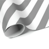 Diagonal gray and white stripes pattern cadeaupapier (Rol Hoek)
