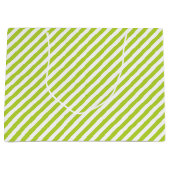 Diagonal lime green and white stripes pattern groot cadeauzakje (Voorkant)