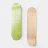 Diagonal lime green and white stripes pattern persoonlijk skateboard (Voorkant)