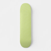 Diagonal lime green and white stripes pattern persoonlijk skateboard (Voorkant)