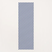 Diagonal navy blue and white stripes pattern yogamat (Voorkant)