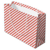 Diagonal pattern of pink and white stripes groot cadeauzakje (Achterkant Gekanteld)