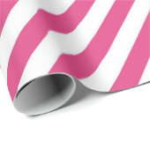 Diagonal pink and white stripes pattern cadeaupapier (Rol Hoek)