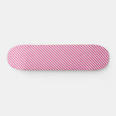 Diagonal pink and white stripes pattern persoonlijk skateboard (Horizontaal)