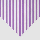 Diagonal purple and white stripes pattern tissuepapier (Detail)