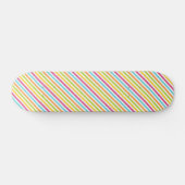 Diagonal stripes in vibrant colors persoonlijk skateboard (Horizontaal)