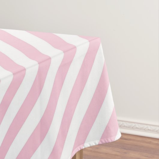 Diagonal white and pink stripes pattern tafelkleed (Voorbeeld)