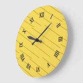 Diagonale bruine strepen op mosterdgeel grote klok (Hoek)