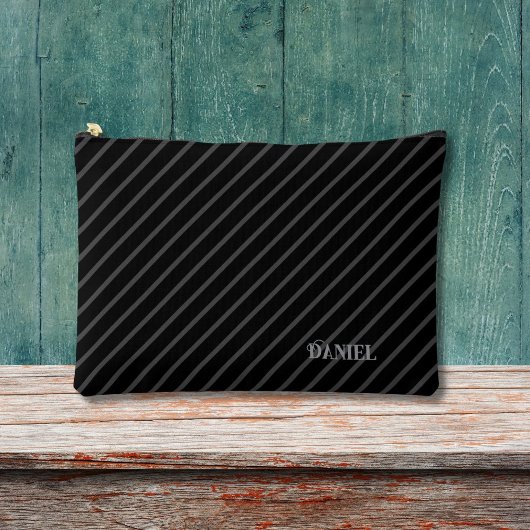 Diagonale strepen en aangepaste naam op zwart etui