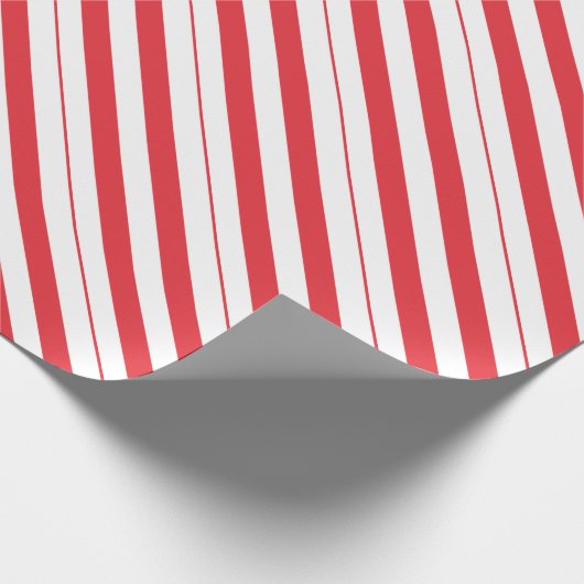 Diagonale strepen van witte en diepe rode snoeprie cadeaupapier (Hoek)