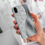 Diamant Gesimuleerde Monogram Zilveren Metaal Blin Case-Mate iPhone Case<br><div class="desc">Elke glitter of diamanten in ontwerp zijn foto's en gesimuleerd. Dit ontwerp kan worden gepersonaliseerd in het gebied dat wordt geleverd door de foto en/of tekst te wijzigen. Of het kan worden aangepast door te klikken op Deze Sjabloon personaliseren en vervolgens te kiezen voor de klik om verdere opties aan...</div>