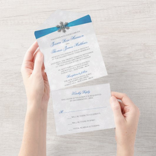 Diamante Snowflake & Blue Ribbon Winter Wedding All In One Uitnodiging (Afscheurbaar)