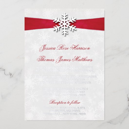 Diamante Snowflake en Red Ribbon Winter Wedding Folie Uitnodiging (Voorkant)