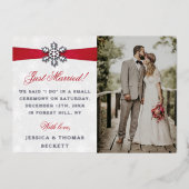 Diamante Snowflake en Red Ribbon Winter Wedding Folie Uitnodiging (Voorkant)