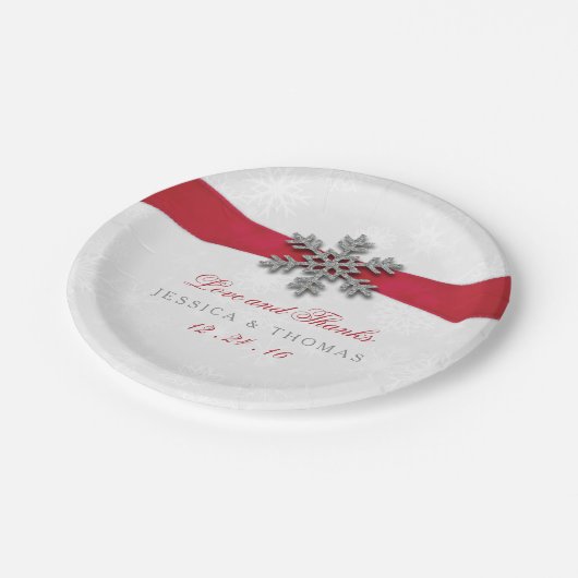 Diamante Snowflake en Red Ribbon Winter Wedding Papieren Bordje (Gekanteld)