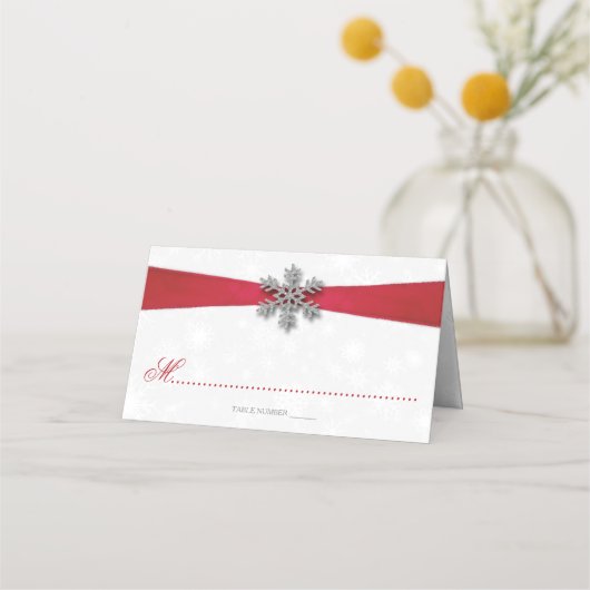 Diamante Snowflake en Red Ribbon Winter Wedding Plaatskaartje (Voorkant)