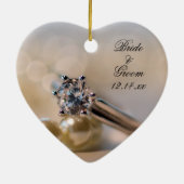 Diamanten ring en parels Verloving Keramisch Ornament (Achterkant)