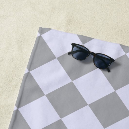 Diamantpatroon in grijs en lavendel strandlaken (In situ)