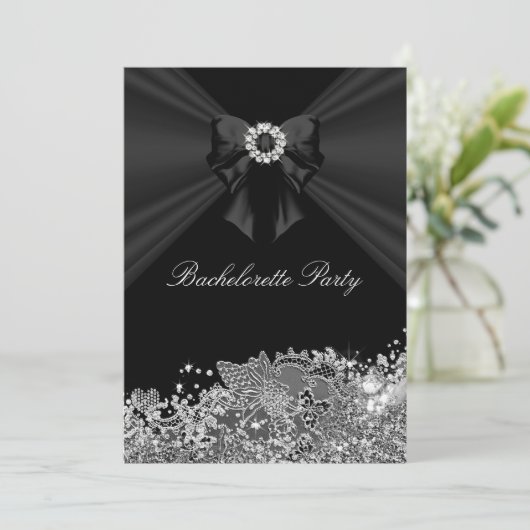 Diamond Bow Black Lace Bachelorette Party Invite Kaart (Staand voorkant)