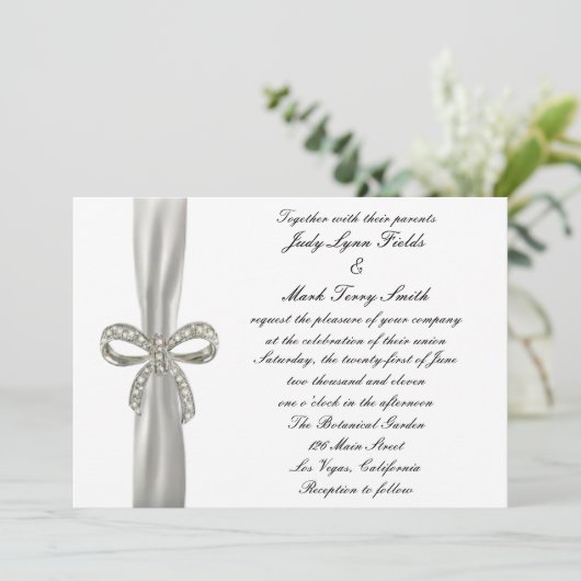 Diamond Bow bruiloft uitnodiging (Staand voorkant)