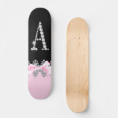 Diamond Delilah Initiaal:A Skateboard (Voorkant)