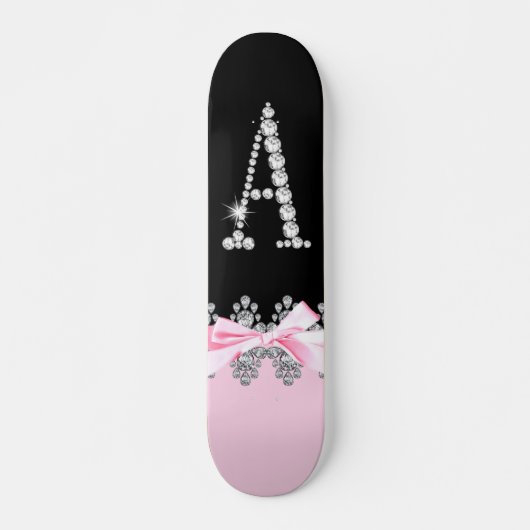 Diamond Delilah Initiaal:A Skateboard (Voorkant)