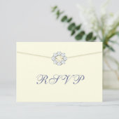 Diamond en Parel Broche op Envelope RSVP Kaartje (Staand voorkant)