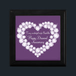 Diamond hart jubileum vrouw geschenkdoos cadeaudoosje<br><div class="desc">diamant grafisch effect keepsake geschenkdoos. Perfect om een extra speciaal cadeau voor uw vrouw te presenteren op een diamanten jubileum of andere speciale gelegenheid. Geschenkdoos met de tekst: "Aan mijn geweldige vrouw Isabella. Happy Diamond Jubileum",  of kan worden aangepast met uw eigen woorden. Exclusief ontwerp van Sarah Trett.</div>